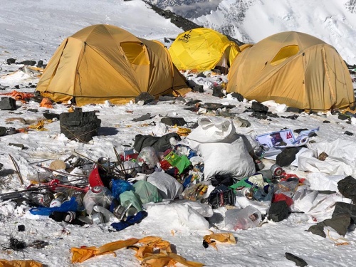 Mt Everest Waste 2018 (Photo: David LiaÃ±o)