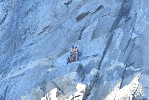 John and Leah taking a break on camp 4 on the Nose route (photo: Facebook Tom Evans) John and Leah taking a break on camp 4 on the Nose route (photo: Facebook Tom Evans)